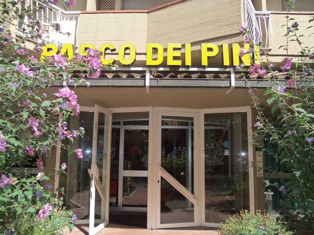 Hotel Parco Dei Pini - 100Mt Dal Mare Фоллоніка Екстер'єр фото