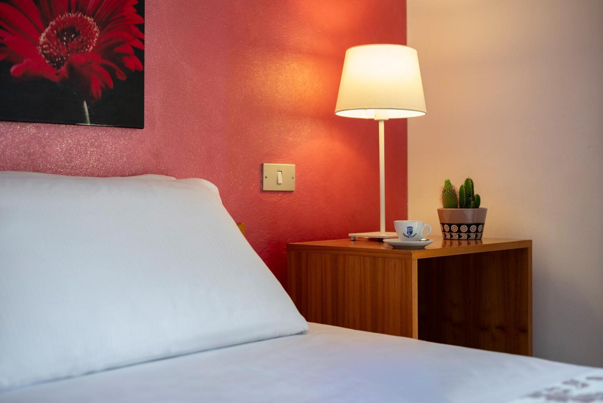 Hotel Parco Dei Pini - 100Mt Dal Mare Фоллоніка Екстер'єр фото