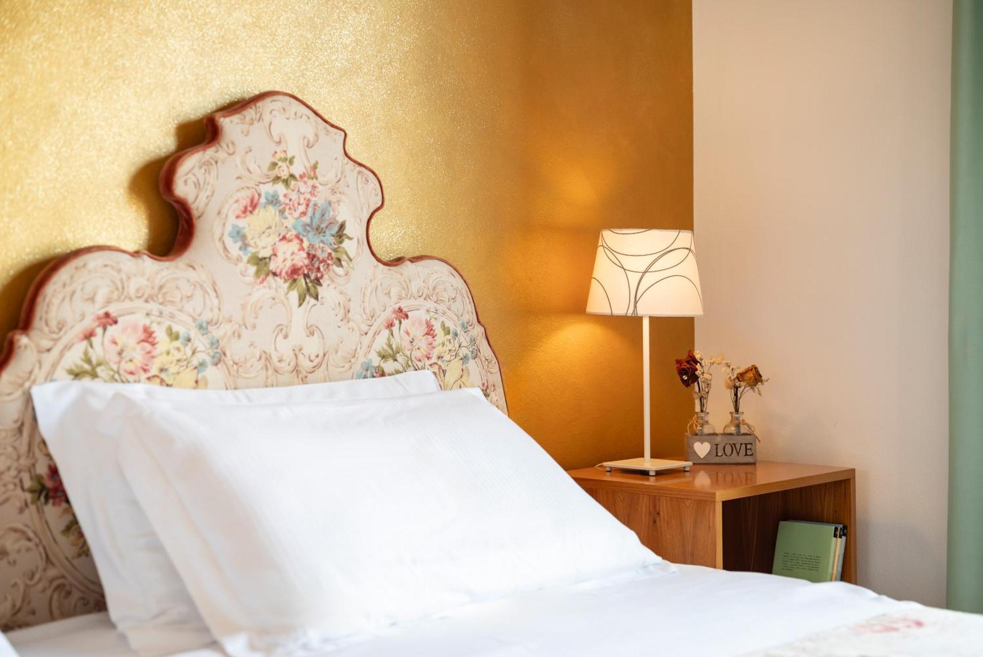 Hotel Parco Dei Pini - 100Mt Dal Mare Фоллоніка Екстер'єр фото