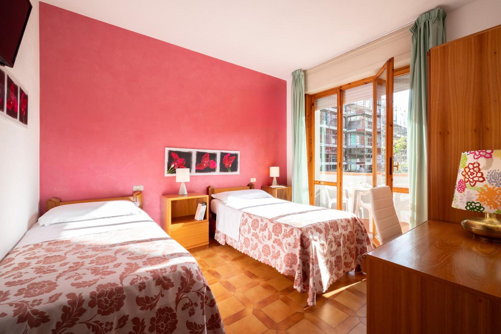 Hotel Parco Dei Pini - 100Mt Dal Mare Фоллоніка Екстер'єр фото